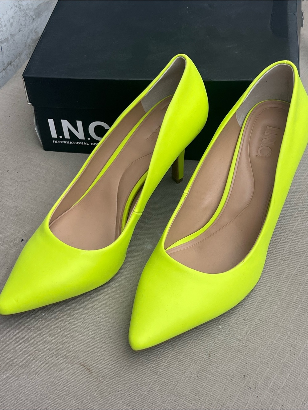 INC International Concepts Neon Yellow Pointed Toe Pumps